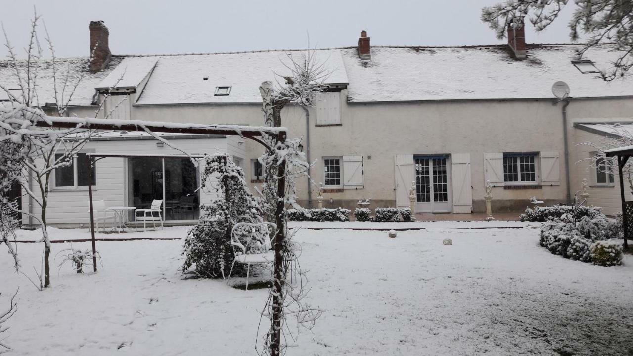 La Longere Des Glycines Bed & Breakfast Egligny Exterior photo